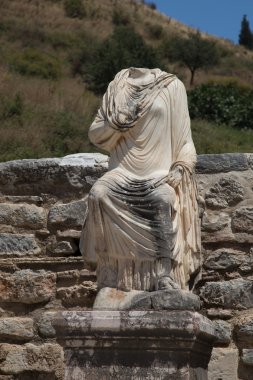 Efes Antik Kenti heykeli