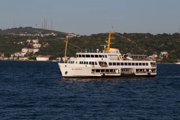 A white Ferry — Stockfoto