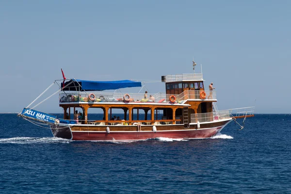 Paseo en barco en el mar Egeo —  Fotos de Stock
