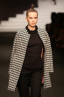 Adl Cengiz Abazoğlu Catwalk