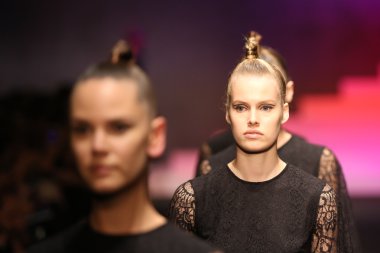 Adl Cengiz Abazoğlu Catwalk