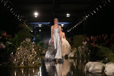 Istanbul'da Tuvanam Catwalk