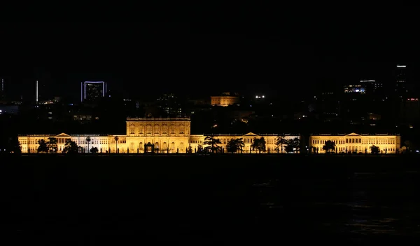 Dolmabahce Palace in Istanbul — Stock Photo, Image