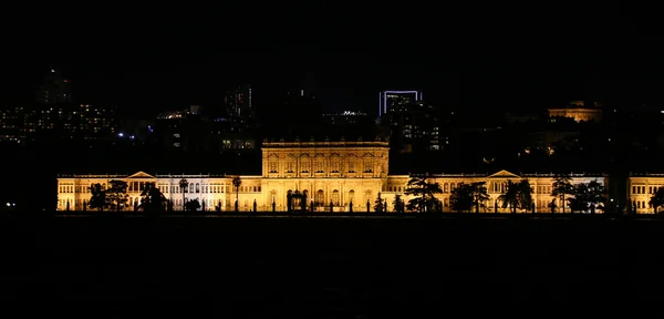 Palacio Dolmabahce en Estambul —  Fotos de Stock