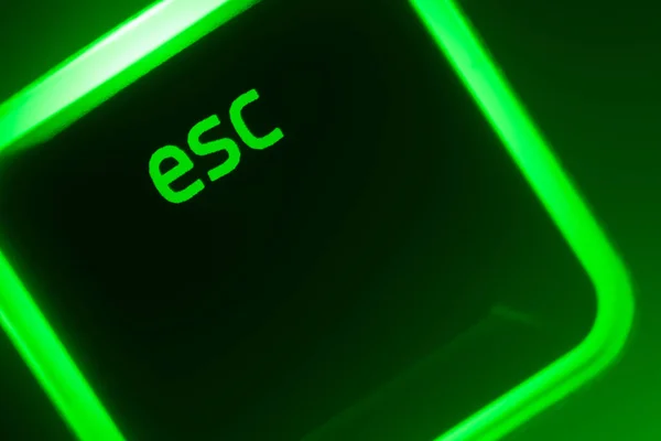 Teclado Iluminado Verde Nebuloso Esc Escape Clave Primer Plano —  Fotos de Stock