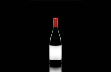 Siyah arka planda şarap şişesi. Ürün ambalajlama marka tasarımı. Etiketin ve mesajın için yer ve içki hazırla. 3B görüntüleme