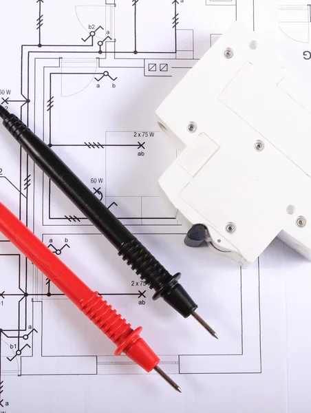 Cables de multímetro y fusible eléctrico en dibujo de construcción — Foto de Stock