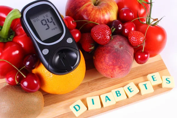 Glucometer con frutas y verduras, nutrición saludable, diabetes — Foto de Stock