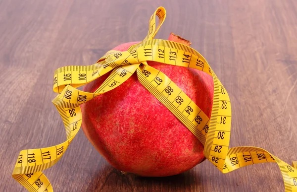 Frische reife Mango mit Zentimeter, schlanke und gesunde Ernährung — Stockfoto