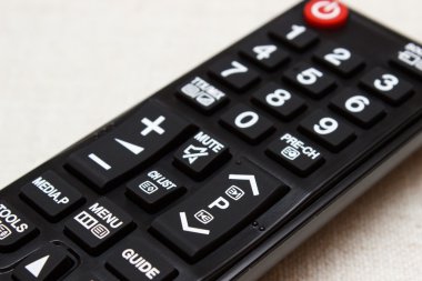 Televizyon için uzaktan kumanda üzerindeki düğmeler