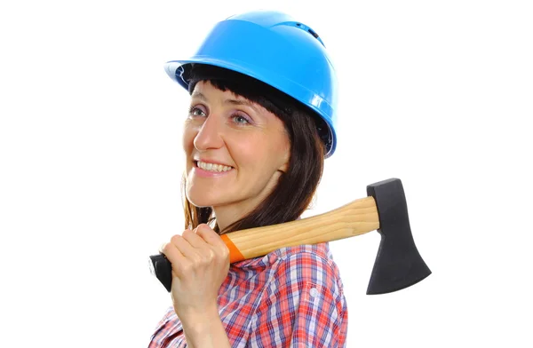 女人用斧子戴蓝色头盔 — 图库照片