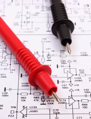 Elektronik Baskılı devre kartı ve multimetre kablo diyagramı