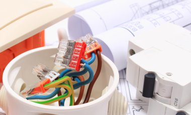 Elektrik tesisat ve inşaat diyagramları için bileşenler