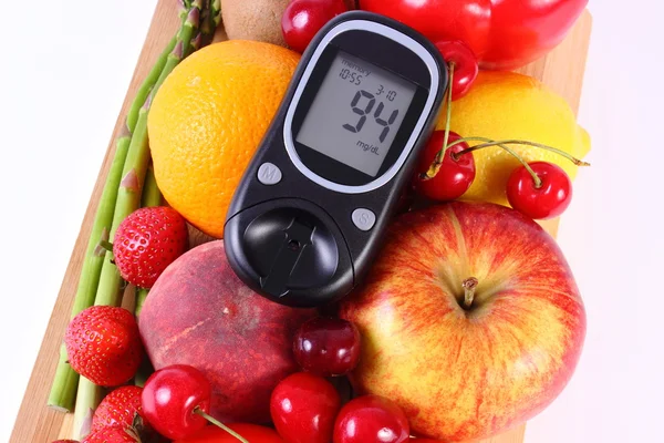 Glucomètre aux fruits et légumes, alimentation saine, diabète — Photo