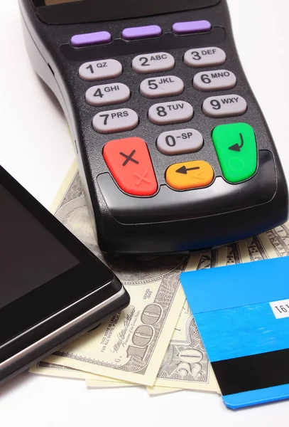 Τερματικό πληρωμή, πιστωτική κάρτα και κινητό τηλέφωνο με τεχνολογία Nfc, χρήματα — Φωτογραφία Αρχείου