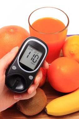 El ile şekeri ölçüm cihazı, doğal meyve, cam suyu