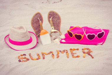 Yazıt yaz ve aksesuarlar, kum plaj, güneşten korunma, yaz saati, tatil