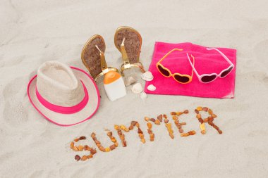 Yazıt yaz ve aksesuarlar, kum plaj, güneşten korunma, yaz saati, tatil