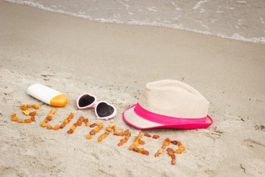 Yazıt yaz ve aksesuarlar, kum plaj, güneşten korunma, yaz saati, tatil