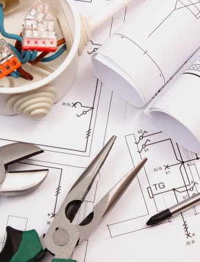 İş araçları, kablolar ve Elektrik İnşaat çizim elektrik kutusu