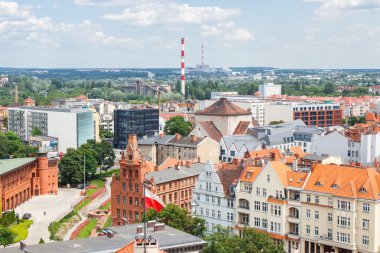 Poznan, Polonya - 28 Haziran 2016: Eski ya da modern binalar kasaba Poznan görünüm