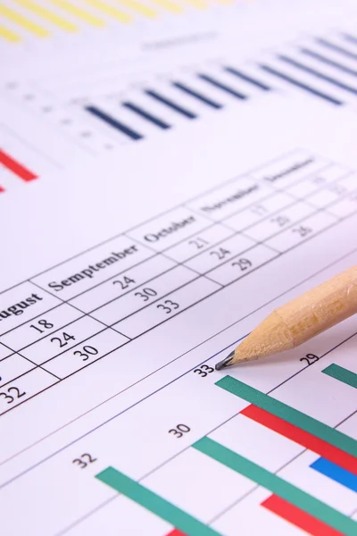 Visar ekonomiska diagram, affärsidé — Stockfoto