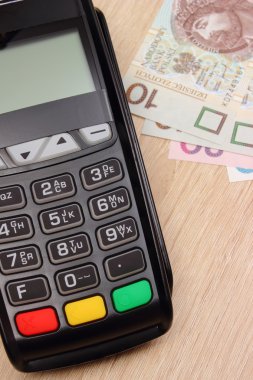 Terminal Polonya para birimi, Danışma, ekonomi kavramı makinede kredi kartı ile ödeme