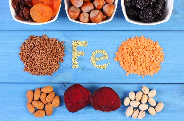 Ingrediënten en producten met ferrum en dietary fiber, gezonde voeding — Stockfoto