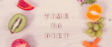 Taze sağlıklı besleyici meyve ve sebzeler kaynak vitaminler, diyet lifleri ve doğal mineraller olarak