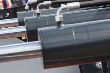 Endüstriyel hidrolik ve pnömatik makinenin tetikleyicisi. Makine ve teknoloji.