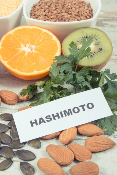 Inscriptie Hashimoto Met Heilzame Voedzame Eten Voor Schildklier Gezonde Ingrediënten — Stockfoto