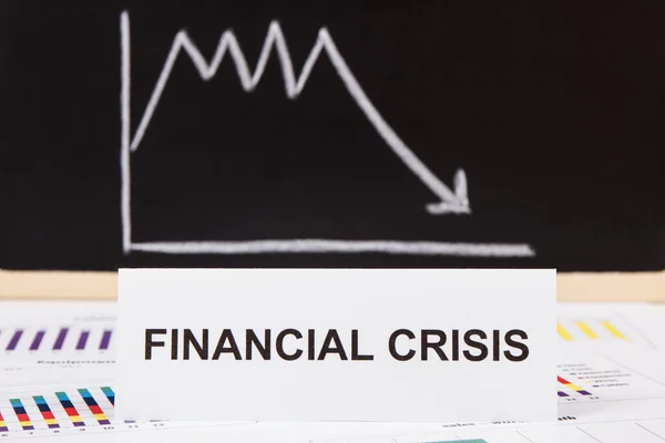 Επιγραφή Οικονομική Κρίση Και Φθίνουσα Διάγραμμα Κίνδυνος Παγκόσμιας Οικονομικής Κατάρρευσης — Φωτογραφία Αρχείου