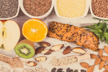 Sağlıklı tiroid için en iyi besleyici besin. Vitamin ve mineral içeren doğal yiyecekler.