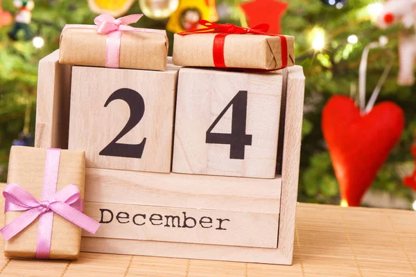 Datum December Kub Kalender Inslagna Gåvor Med Band Och Festliga — Stockfoto