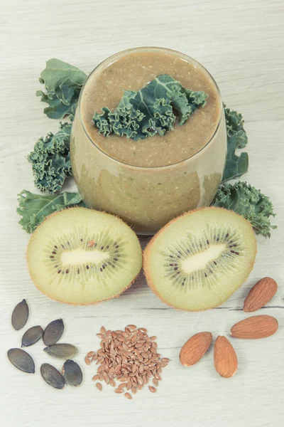 Fresh healthy smoothie from fruits, vegetables and other ingredients as source natural vitamins and minerals — Stock Image Fresh Healthy Smoothie Fruits Vegetables Other Ingredients Source Natural Vitamins Stock Picture
