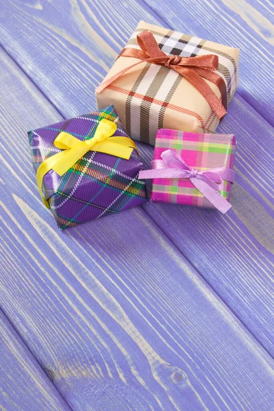 Cadeaux Colorés Enveloppés Avec Rubans Pour Noël Saint Valentin Anniversaire — Photo