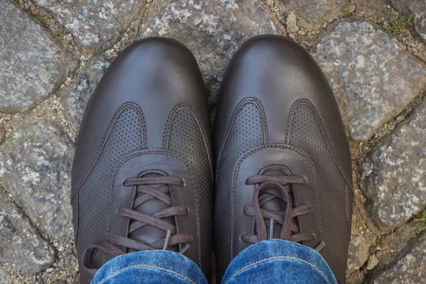 Sapatos Casuais Couro Marrom Confortáveis Para Homens Estrada Caminho Feito — Fotografia de Stock