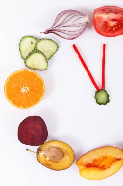 Sebzeli taze meyveler. Sağlıklı yaşam tarzları ve yeni yıl çözümleri kavramı