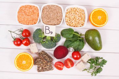 B9 vitamini, beslenme lifleri, doğal mineraller ve folik asit içeren besin maddeleri, sağlıklı beslenme kavramı