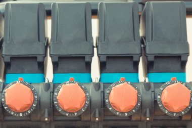 Tarımsal ya da endüstriyel makinelerdeki kontrol düğmeleri ya da düğmeleri. Teknoloji konsepti