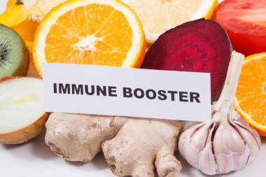 Taze meyve ve sebzeler, doğal sağlıklı vitaminler ve mineraller kaynağı olarak kullanılıyor. Covid-19 salgınlarında bağışıklığın güçlenmesi