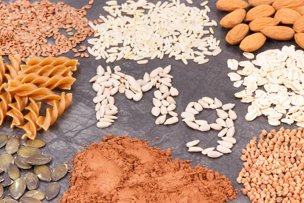 Yazıt MG ve magnezyum içeren besleyici yiyecekler. Kaynak olarak sağlıklı besin doğal vitaminler, mineraller ve beslenme lifleri