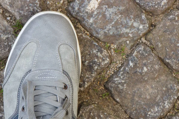 Sapatos Casuais Couro Cinza Confortáveis Para Homens Estrada Caminho Feito — Fotografia de Stock