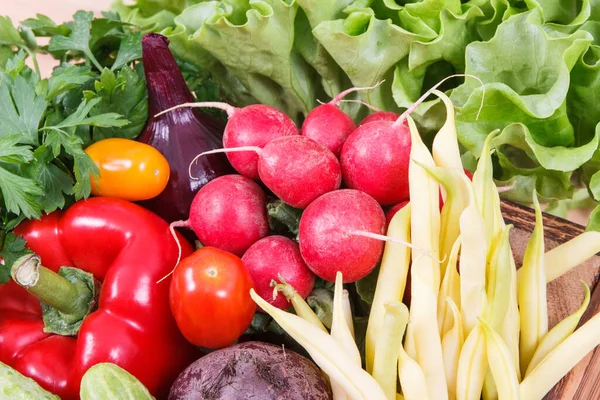 Healthy Ripe Vegetables Wooden Box Source Natural Vitamins Minerals — Stock Photo, Image