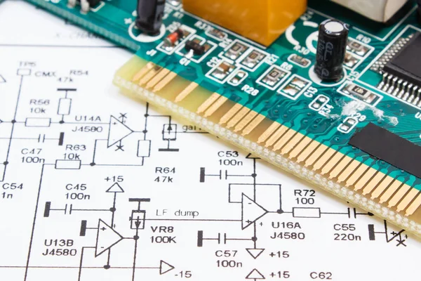 Printplaat Met Transistors Weerstanden Condensator Schema Van Elektronica Technologie — Stockfoto