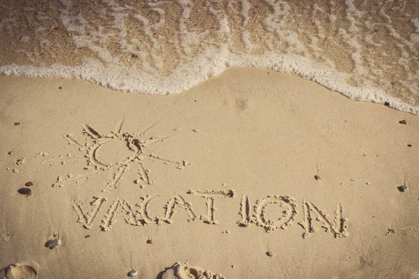 Inskriptionssemester Med Form Sol Och Inkommande Havsvåg Sand Stranden Begreppet — Stockfoto