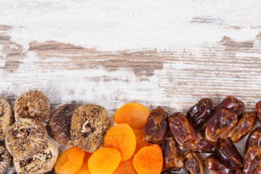 Kaynak vitaminler, beslenme lifleri ve doğal mineraller, sağlıklı yaşam tarzı ve beslenme kavramı, metin için kopyalama alanı