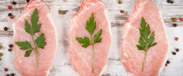 生肉猪肉牛排 含有蛋白质 用于烹饪午餐或晚餐 — 图库照片