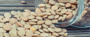 Yeşil mercimek, çeşitli yemeklerin sağlıklı besin maddeleridir. Doğal vitaminler, mineraller ve lifler