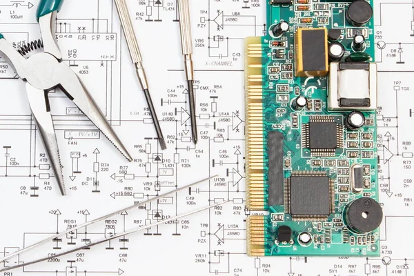 Placa Circuito Impresso Com Transistores Resistências Capacitor Diagrama Eletrônica Ferramentas — Fotografia de Stock